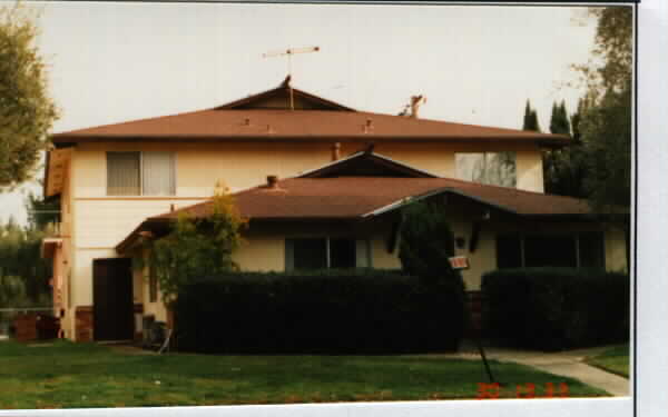 912 Dornajo Way in Sacramento, CA - Building Photo - Building Photo