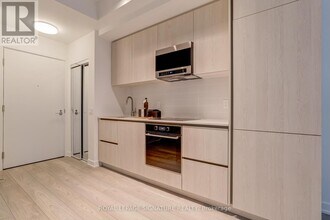 110 Broadway Ave in Toronto, ON - Building Photo - Building Photo