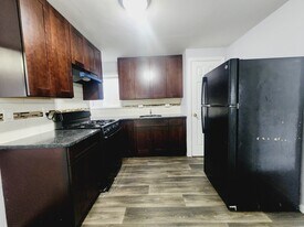 98 Old Bergen Rd, Unit G in Jersey City, NJ - Building Photo