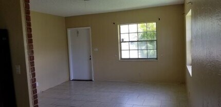 6021 SW 36th Ct in Miramar, FL - Building Photo - Building Photo