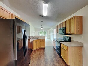 2201 Pierce Arrow Dr in Jacksonville, FL - Foto de edificio - Building Photo