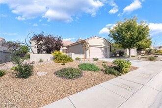 2706 Grand Forks Rd in Henderson, NV - Building Photo - Building Photo