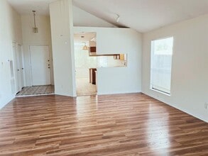 10550 Walnut Glen Dr in Houston, TX - Building Photo - Building Photo