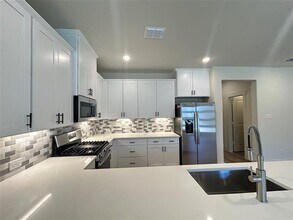 4742 Smokey Quartz Ln in Arlington, TX - Building Photo - Building Photo