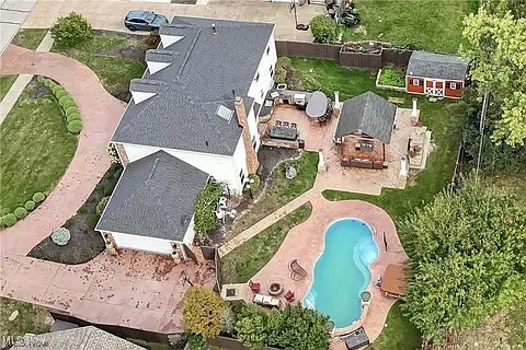 23917 Stonehedge Dr in Westlake, OH - Building Photo - Building Photo