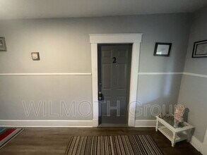 129 W Hendricks St in Shelbyville, IN - Foto de edificio - Building Photo