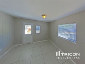 7000 Brentford Rd in Sarasota, FL - Building Photo - Building Photo