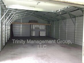 740 Knowles Rd in Brandon, FL - Building Photo - Building Photo