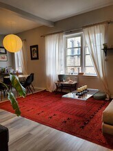 2509 W Augusta Blvd, Unit 2F in Chicago, IL - Foto de edificio - Building Photo