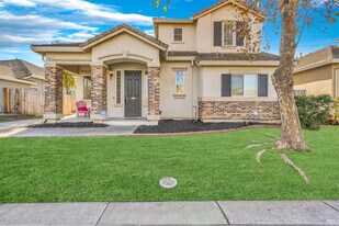 1716 Newark Ln in Suisun City, CA - Building Photo