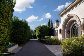7730 N Mockingbird Ln in Paradise Valley, AZ - Building Photo - Building Photo