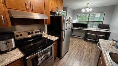 3735 Donovan Dr in Tallahassee, FL - Building Photo - Building Photo
