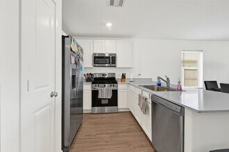 2112 Hyde Acrs St in League City, TX - Building Photo - Building Photo