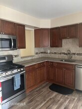 10 Victoria Ct in Freehold, NJ - Building Photo - Building Photo