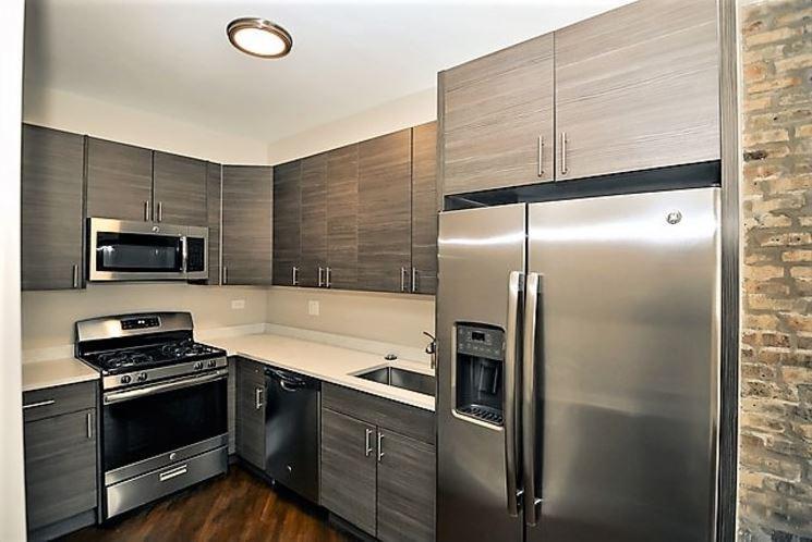 2230 N Sawyer Ave in Chicago, IL - Building Photo