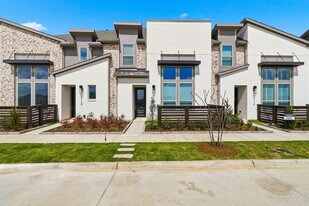 19722 Riverbed Ln in Cypress, TX - Building Photo