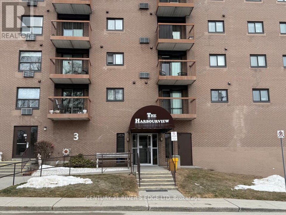 3-503 Apple St in Brockville, ON - Building Photo