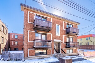 300 Des Erables St in Lachine, QC - Building Photo