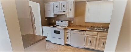 3860 26th Ave in Moline, IL - Building Photo - Building Photo