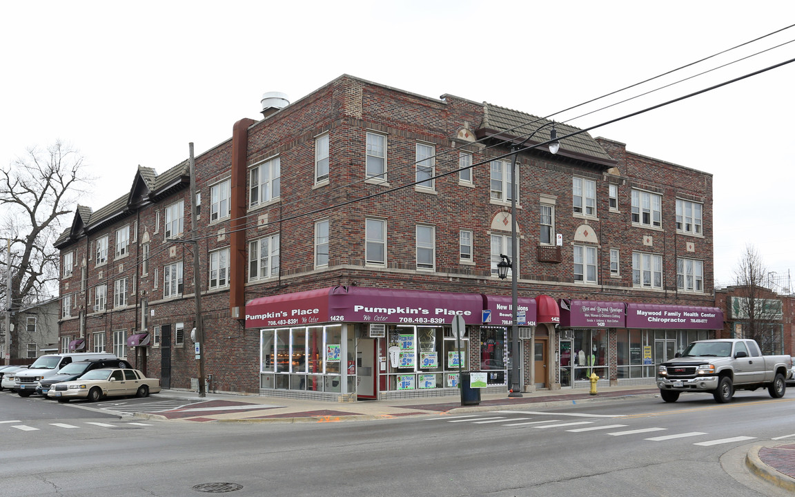 Quincy Building in Maywood, IL - Building Photo