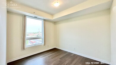 3560 St Clair Av E in Toronto, ON - Building Photo - Building Photo