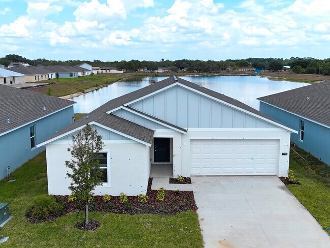 2711 Pioneer Trl in Eagle Lake, FL - Building Photo - Building Photo