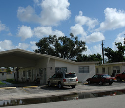 6025 Polk St in Hollywood, FL - Building Photo - Building Photo