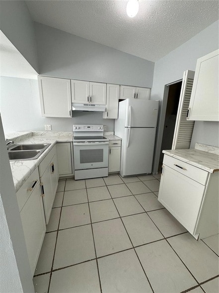 212 Boundary Blvd, Unit A in Rotonda West, FL - Building Photo - Building Photo