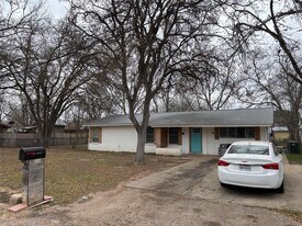 2012 Water St in Bastrop, TX - Building Photo