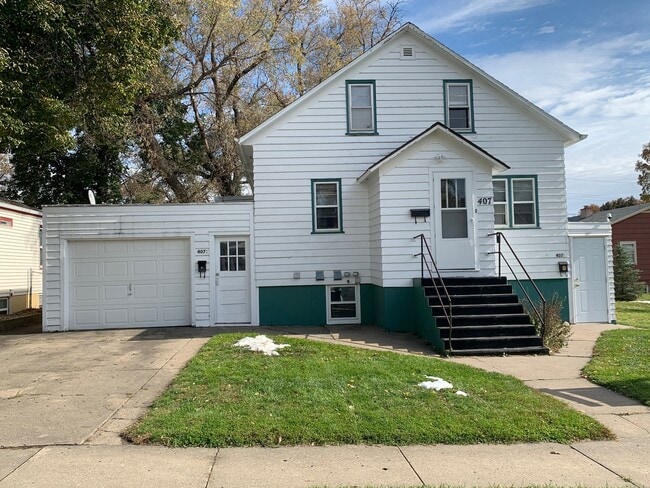 407 N 12th St in Bismarck, ND - Building Photo - Building Photo