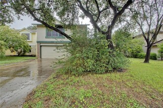 8104 Cache Dr in Austin, TX - Building Photo - Building Photo