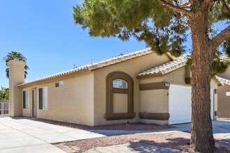 5901 Commodore Cove Dr in Las Vegas, NV - Building Photo - Building Photo