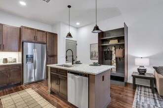 Cortland Peterson in Colorado Springs, CO - Foto de edificio - Building Photo