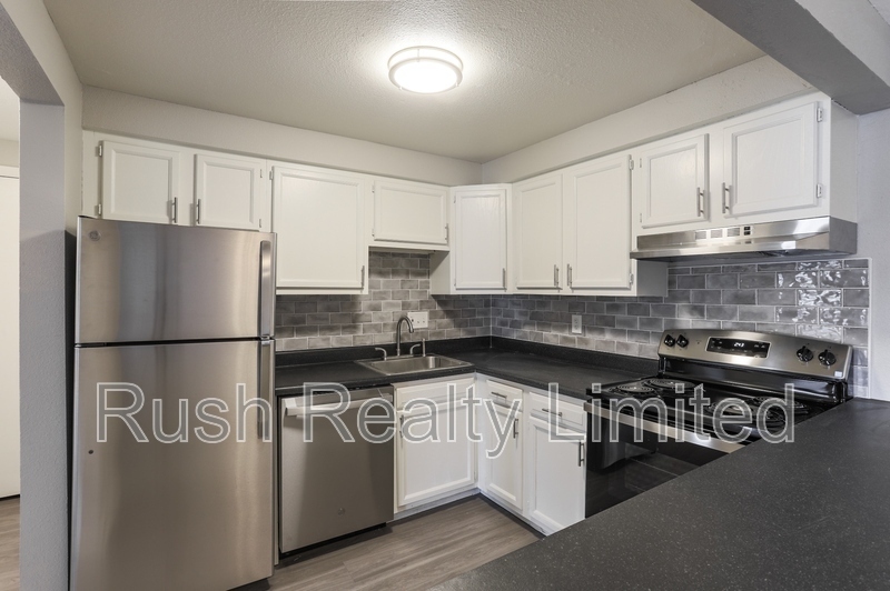 1800 Fenton St in Lakewood, CO - Building Photo