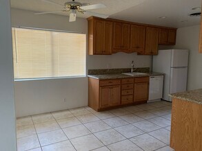39250 Lillie Cir in Cathedral City, CA - Foto de edificio - Building Photo