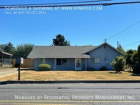 298 N 4th Ave in Cornelius, OR - Building Photo
