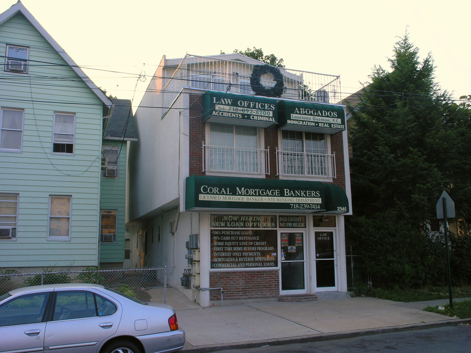 2565 Frisby Ave in Bronx, NY - Foto de edificio