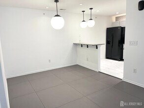 162 Vasser Dr in Piscataway, NJ - Building Photo - Building Photo