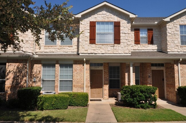 2214 Glacier Park Ln in Grand Prairie, TX - Building Photo - Building Photo