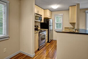 Vermont in Kenmore, WA - Building Photo