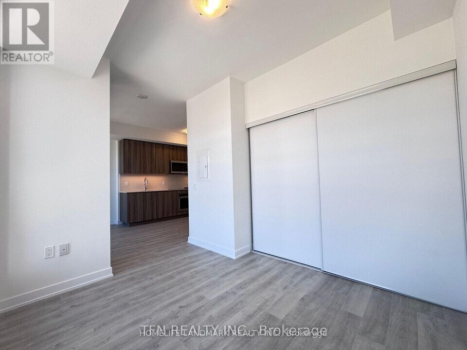 15 Richardson St in Toronto, ON - Building Photo