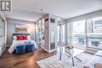 10 Yonge St in Toronto, ON - Building Photo - Building Photo