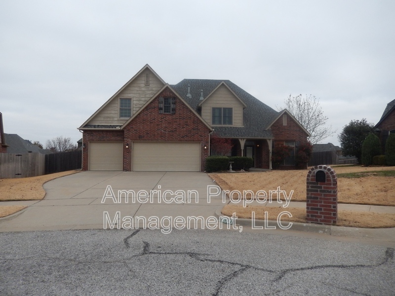 4000 W Waco St in Broken Arrow, OK - Building Photo