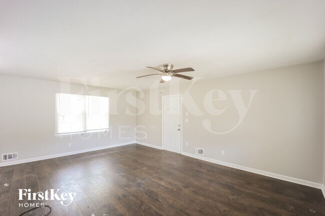 642 Roxbury Dr in Riverdale, GA - Building Photo - Building Photo