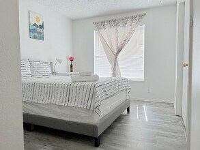 4594 Vía Torino in Las Vegas, NV - Building Photo - Building Photo