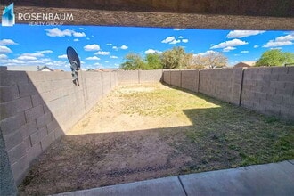 15547 S Moon Valley Rd, Unit 2 in Arizona City, AZ - Foto de edificio - Building Photo