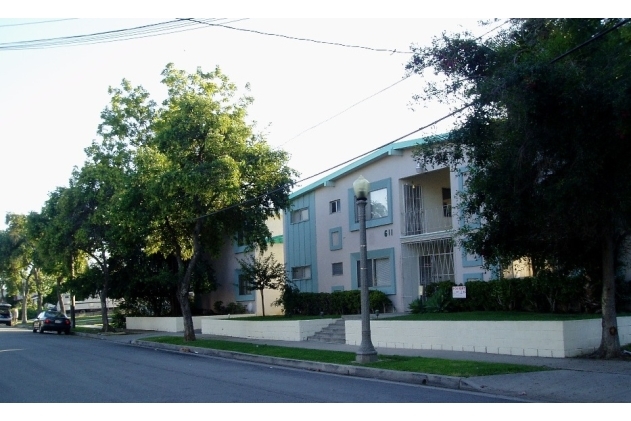 Sierra Vista Apartments in Alhambra, CA - Building Photo