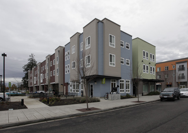 New Columbia - HOA in Portland, OR - Foto de edificio - Building Photo