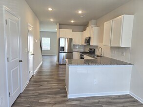 3164 Fall Hls Dr in Winston-Salem, NC - Building Photo - Building Photo