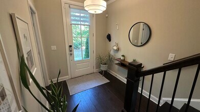 1070 Aster Rd in Roswell, GA - Building Photo - Building Photo